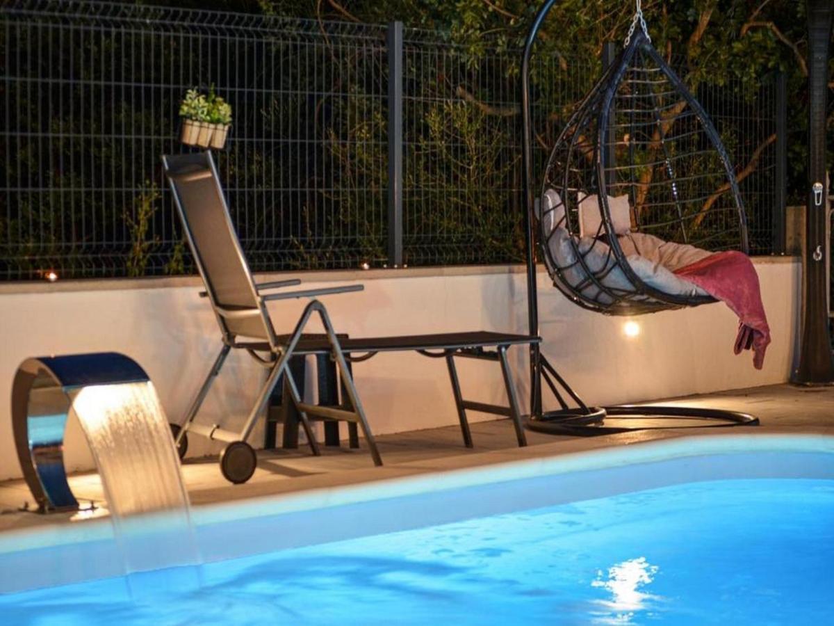 Apartment With Heated Pool And Sea View Trogir Exterior photo