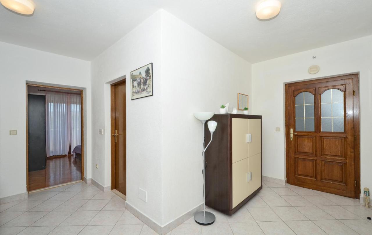 Apartment With Heated Pool And Sea View Trogir Exterior photo